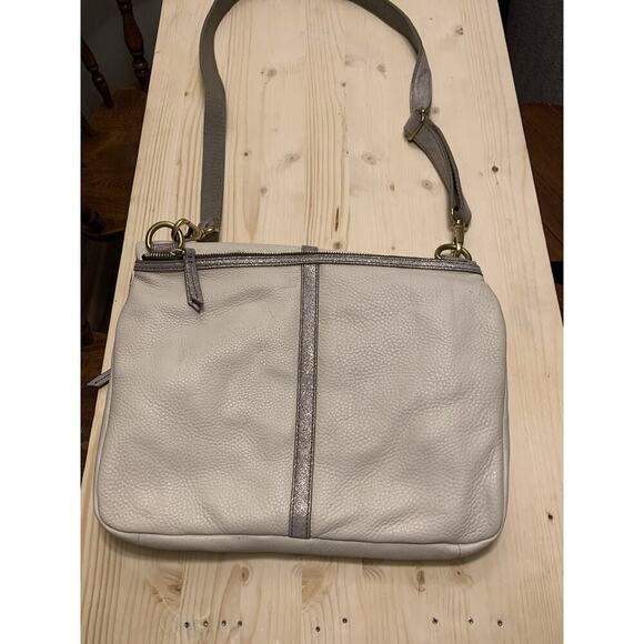 Fossil beige White & Metallic Silver Leather Flap over Handbag shoulder bag - Picture 4 of 7